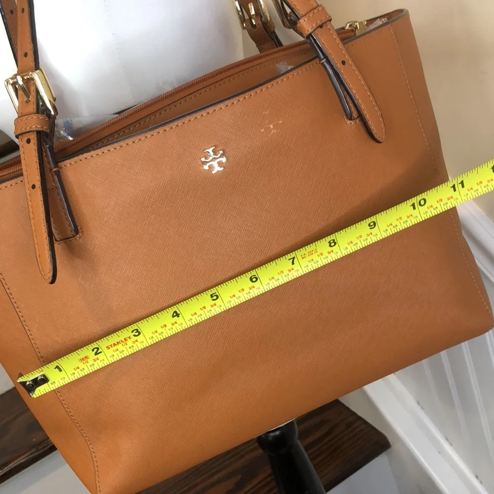 TORY BURCH Saffiano Leather Shoulder Bag Brown Leather Tote Bag Medallion Lining - Picture 9 of 17